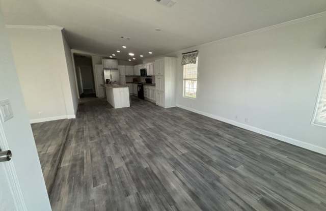 940 Roseau Avenue Gallery 2