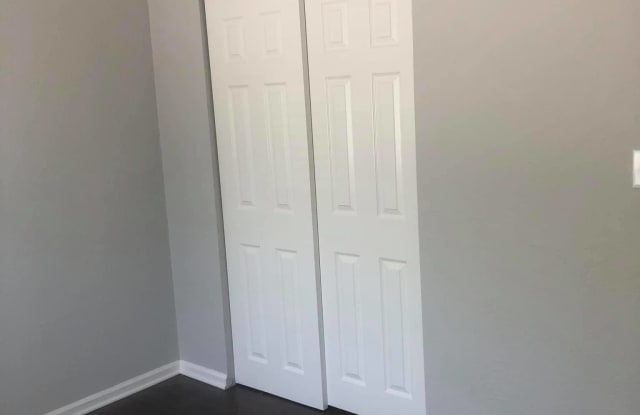 1433 N, 55th Dr. Apt A - 1433 N 55th Dr, Kansas City, KS 66102