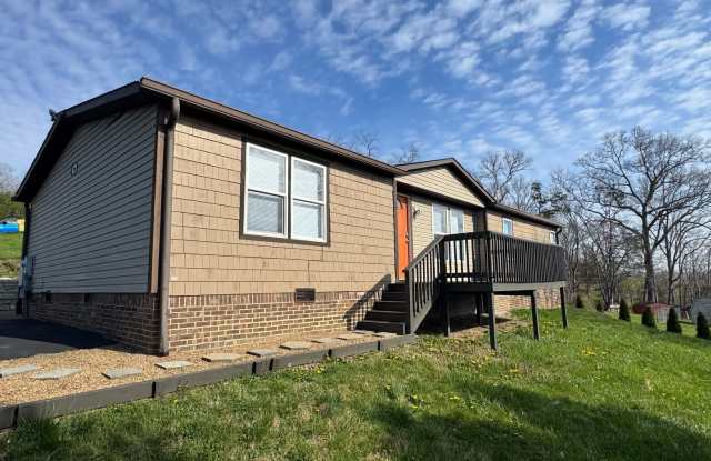 3 Bedroom 2 Bathroom Home in Kingsport, TN photos photos