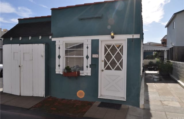 38 4th Court - 38 4th Ct, Hermosa Beach, CA 90254