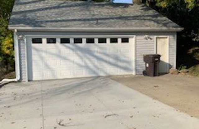 2504 Orchard Drive Gallery 2