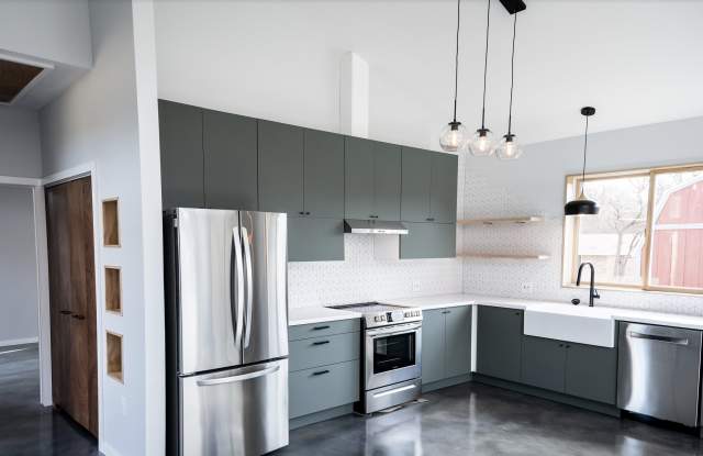 1806 Peggy Street photos photos