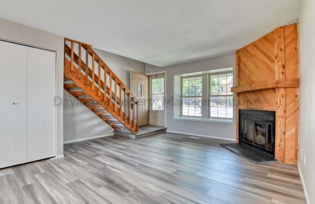 Charming 2 Bedroom Condo with Modern Updates in Rockrimmon Gallery 4