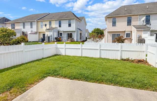 Townhouse for rent in Liberty Square Gallery 3