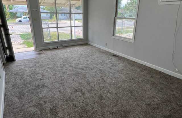 * Wickedly Good Special – Limited Time Only! * Super Cute  Surprisingly Spacious! Updated 3-Bedroom / 1-Bath Home photos photos * Wickedly Good Special – Limited Time Only! * Super Cute  Surprisingly Spacious! Updated 3-Bedroom / 1-Bath Home photos photos