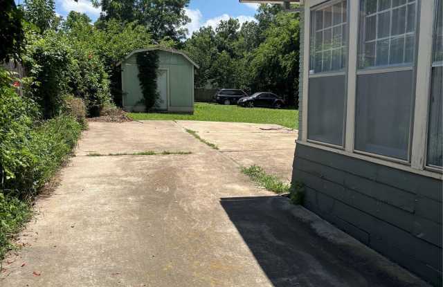 311 W Sam Rayburn Drive Gallery 2