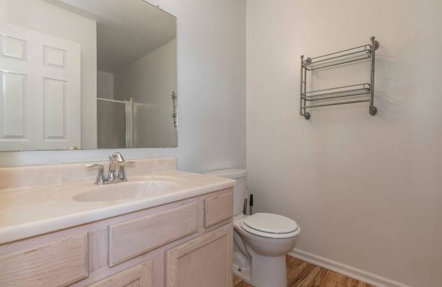 **Charming 3-Bedroom Townhome in Hockessin's Sought-After Community** - 31 Emandan Lane, North Star, DE 19707