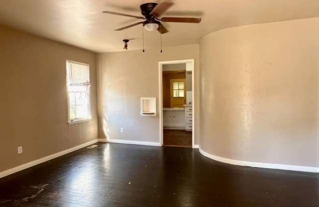533 East Fairchild Drive Gallery 2