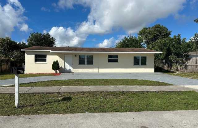 4051 NE 4th Ave - 4051 Northeast 4th Avenue, Deerfield Beach, FL 33064