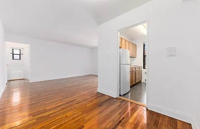 210-34 Grand Central Parkway photos photos