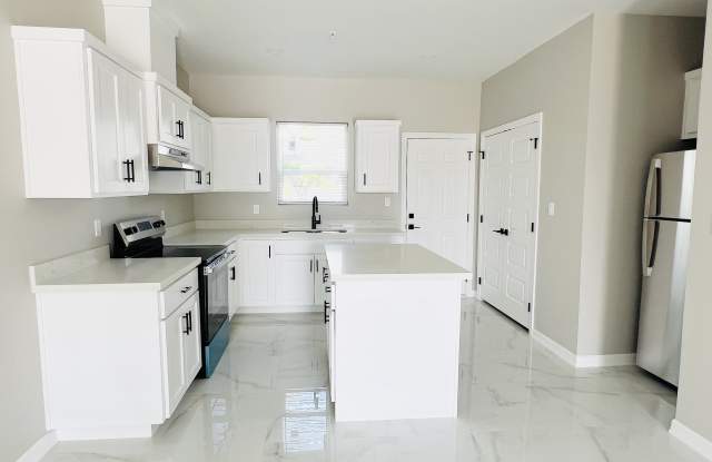 1300 Hummingbird Court Gallery 4