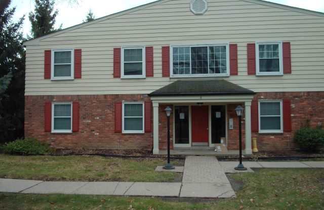 761 West Maple Road Gallery 1