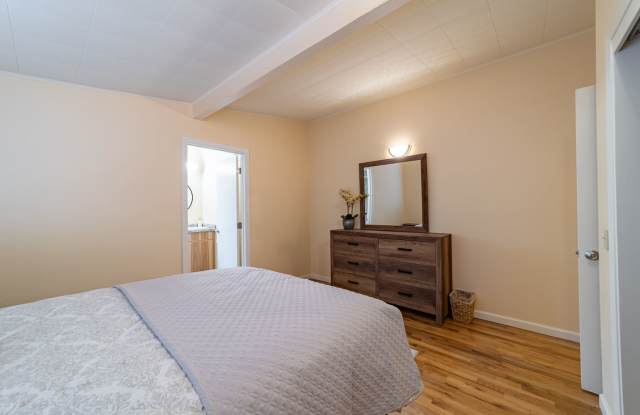 Fully-Furnished 4BD/2BA home near Eureka High! Gallery 4