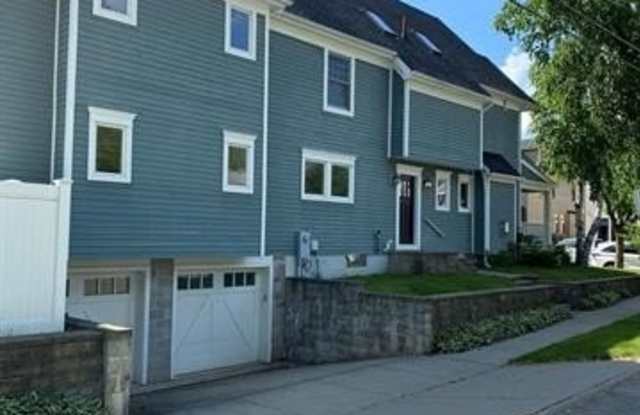 1588 BENNAVILLE Avenue Gallery 2