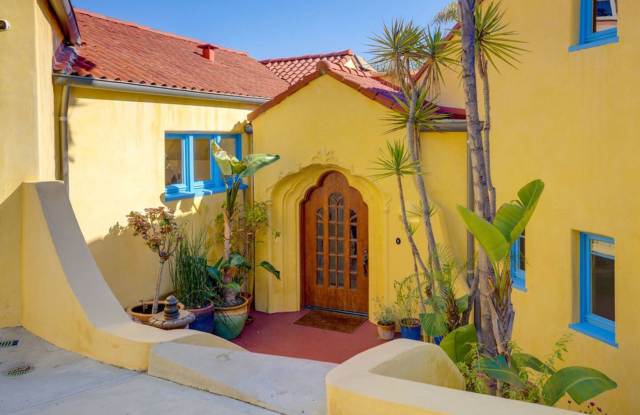 Glorious Gated Private 3 bed/ 3 bath Furnished Spanish Villa with Pool and Hot Tub in the Heart of Los Feliz! Gallery 4
