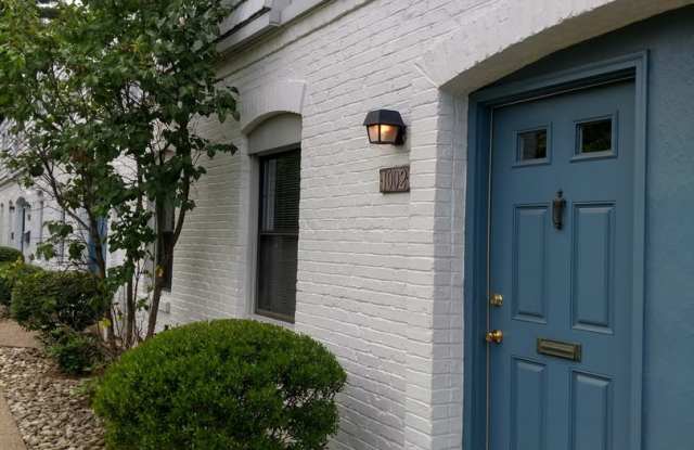 2 Bedroom Condo - Most Utilities Included! - 1002 Pennsbury Boulevard, Pennsbury Village, PA 15205