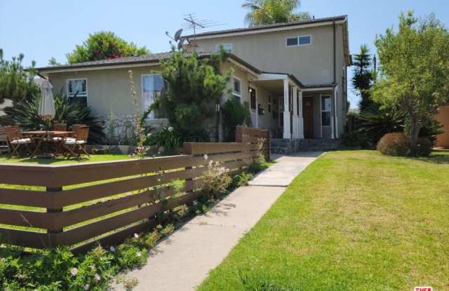 8501 Lilienthal Avenue photos photos 8501 Lilienthal Avenue photos photos