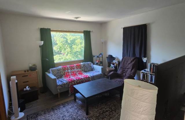 1129 E Meinecke Ave photos photos