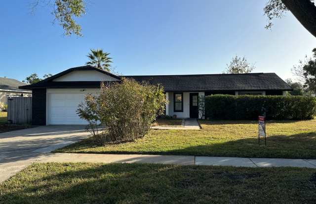 Lovely home on huge corner lot, near UCF! photos photos