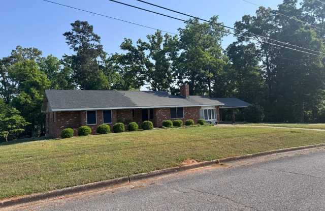 302 11th Street NE, Jacksonville, AL 36265 photos photos