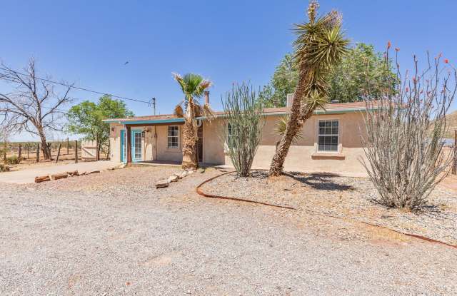 Private 3 bedroom, 1 bath with Large Fenced-in Backyard photos photos Private 3 bedroom, 1 bath with Large Fenced-in Backyard photos photos