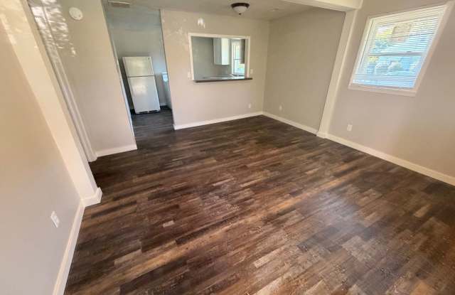 Spacious One Bedroom Located near 21st and Lafayette Rd Gallery 1