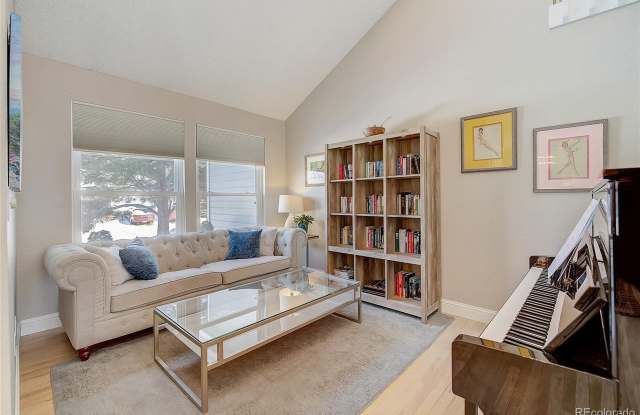 1714 Foxfield Drive Gallery 3