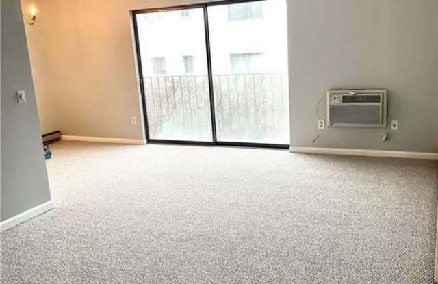 910 Hope Street Gallery 2