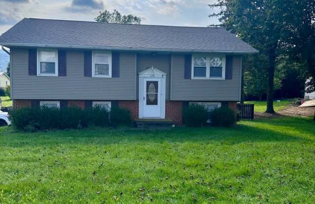 Spacious Bellefonte home available now! Gallery 1