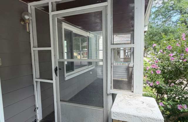 3 Beds - 2 Bath Single Family Gallery 3