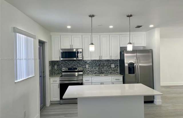 7113 SW 21st Street 7115, Miami, FL 33155 photos photos 7113 SW 21st Street 7115, Miami, FL 33155 photos photos