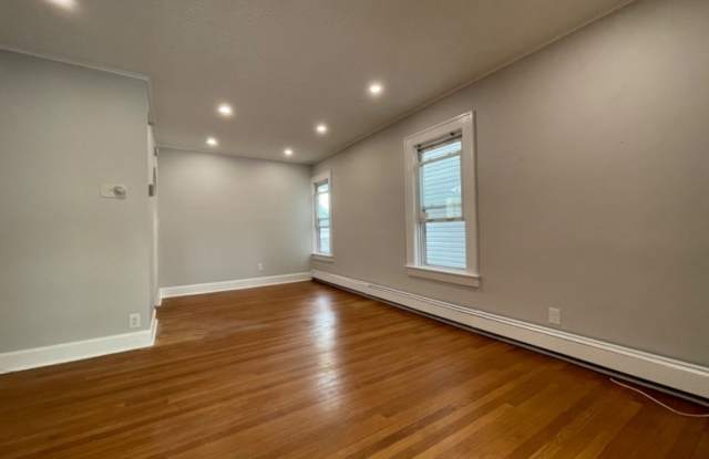141 Watson Ave Gallery 3