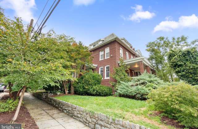 1501 CRITTENDEN Street NW Gallery 2