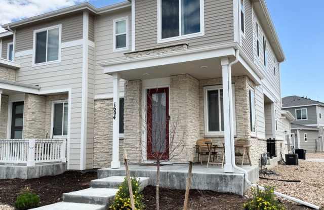 Modern 3BR Townhouse in Aurora photos photos