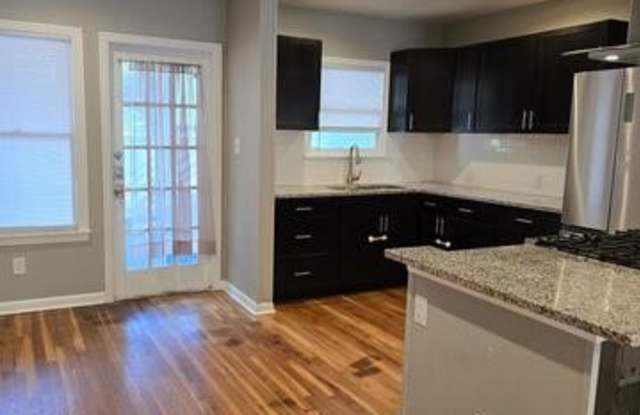 818 W RUSSELL PL - 818 West Russell Place, San Antonio, TX 78212