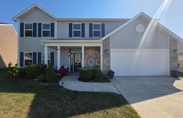 UPDATED 4 BEDROOM HOME WITH LOTS OF SPACE AND PRIVACY photos photos