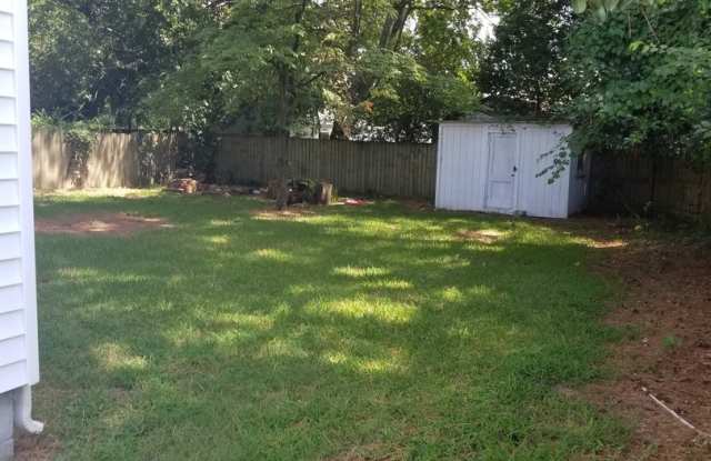 709 Lanier Cresent Nice 3 bedroom 1/2 bath newly renovated Gallery 4