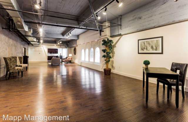 121 E 6th Street Gallery 3