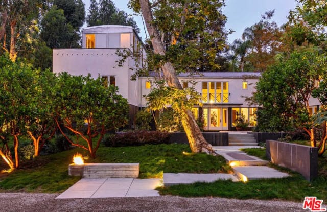 600 East RUSTIC Road - 600 N East Rustic Road, Los Angeles, CA 90402