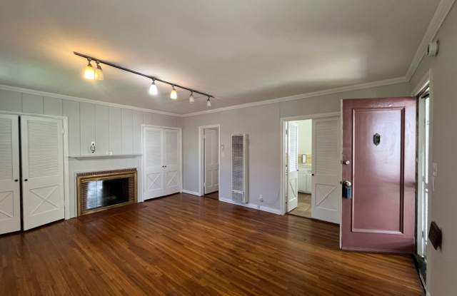 10370a Gallery 2
