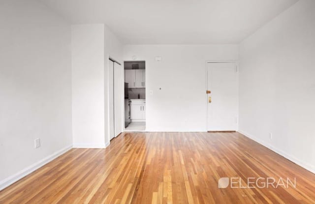 579 Hudson Street - 579 Hudson Street, New York City, NY 10014