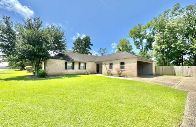 Beautiful 3BR/2BA Home with Sunroom, Formal Dining & Large Backyard photos photos