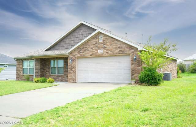 1217 Roland Avenue - 1217 Roland Avenue, Joplin, MO 64804