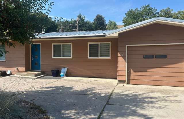 4 Bedroom, 2 Bathroom in the Lower Rattlesnake! - 2409 Duncan Drive, Missoula, MT 59802
