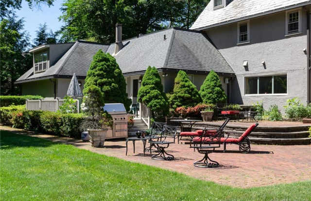 48 Ledyard Road Gallery 4