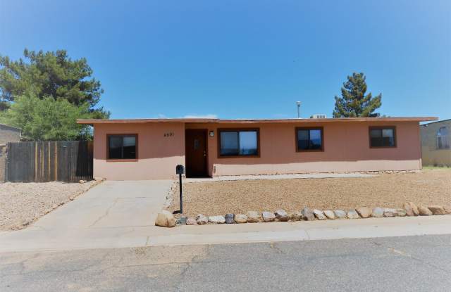 4901 E DE MEDICI Drive Gallery 1