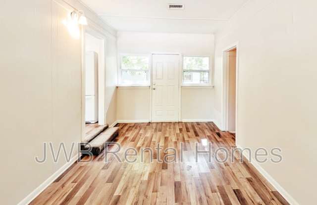2421 Barnett St Gallery 4