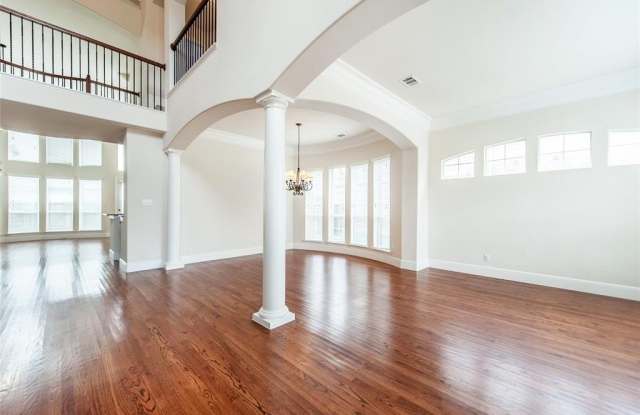 4617 United Lane Gallery 4
