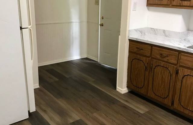 861 Wyley Avenue - 2 Gallery 2