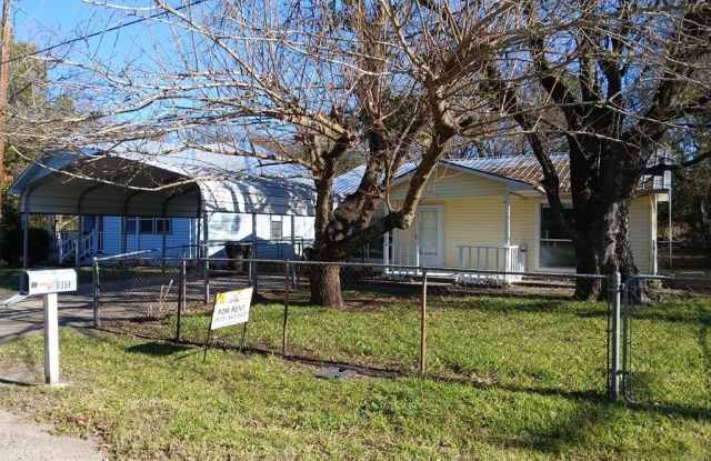 8351 Horseshoe Dr - 8351 Horseshoe Circle, Kemp, TX 75143